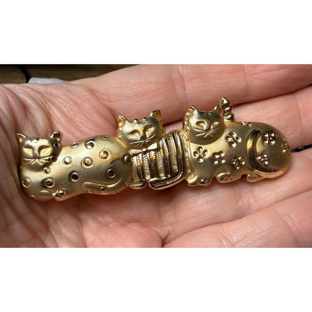 Vintage AJC 3 Cats Brooch Gold Tone Figural Kitty Cat Pin 70s 80s Signed